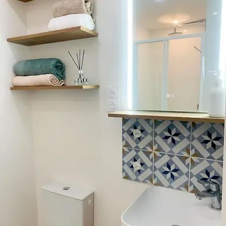 House - 2 Bedrooms - Champs-elysees Paris