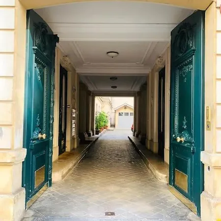 Lägenhet House - 2 Bedrooms - Champs-elysees