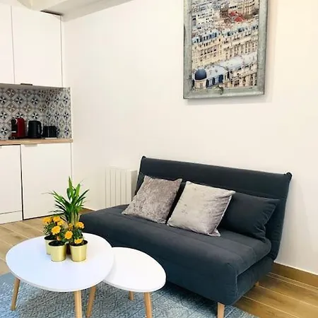 House - 2 Bedrooms - Champs-elysees * Paris