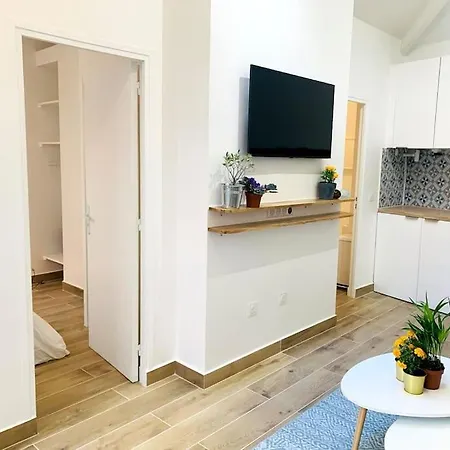 House - 2 Bedrooms - Champs-elysees *